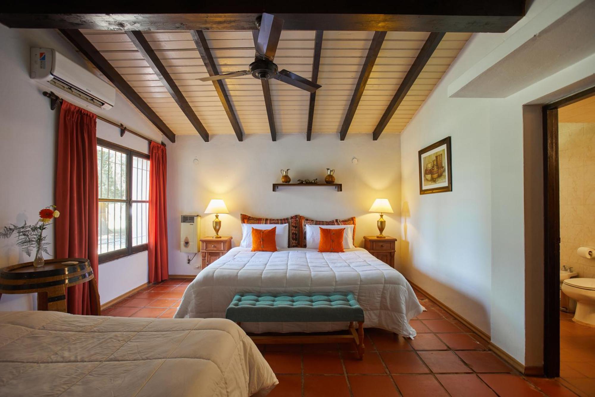 Posada La Celia Eugenio Bustos ภายนอก รูปภาพ